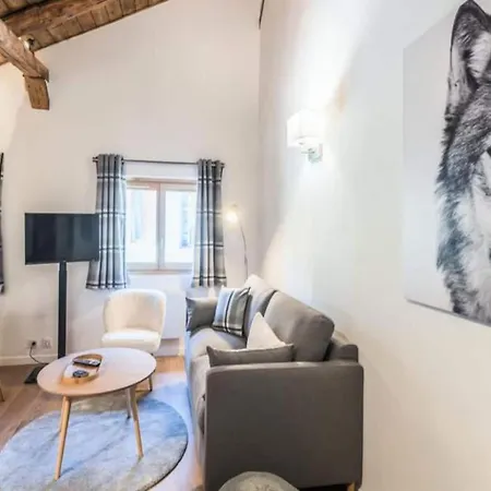 Lägenhet La Combe Aux Loups - *